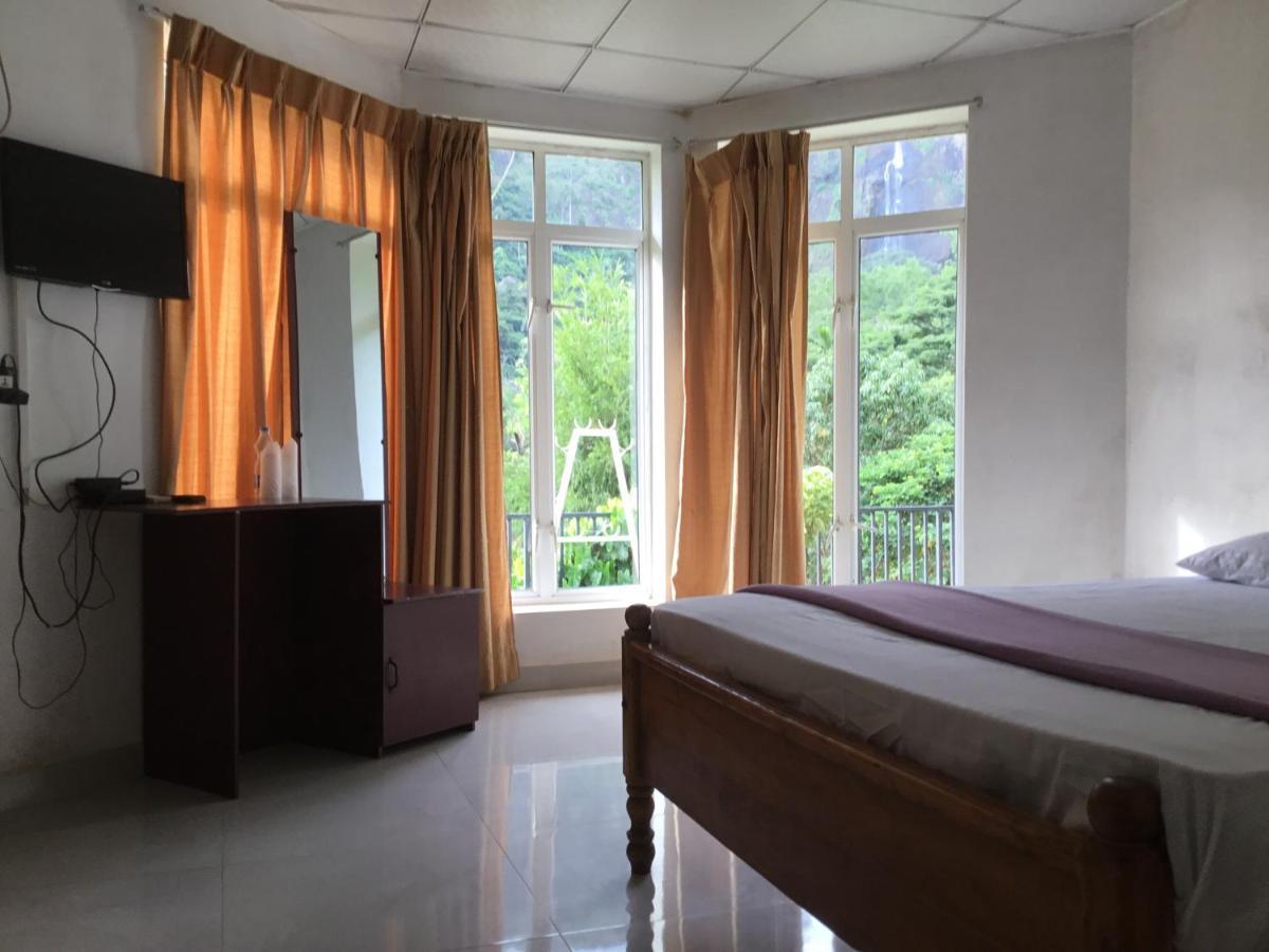 Diyaluma Falls Inn Koslanda Extérieur photo